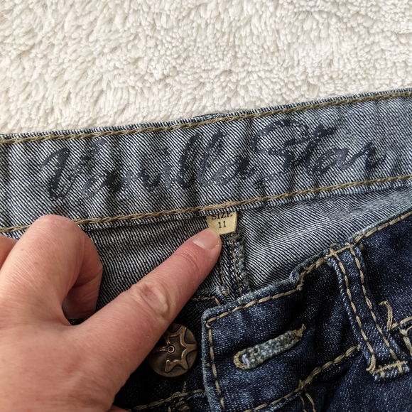 Vanilla Star Denim Jean Shorts, Stitching Detail, Size 11 - Picture 9 of 12